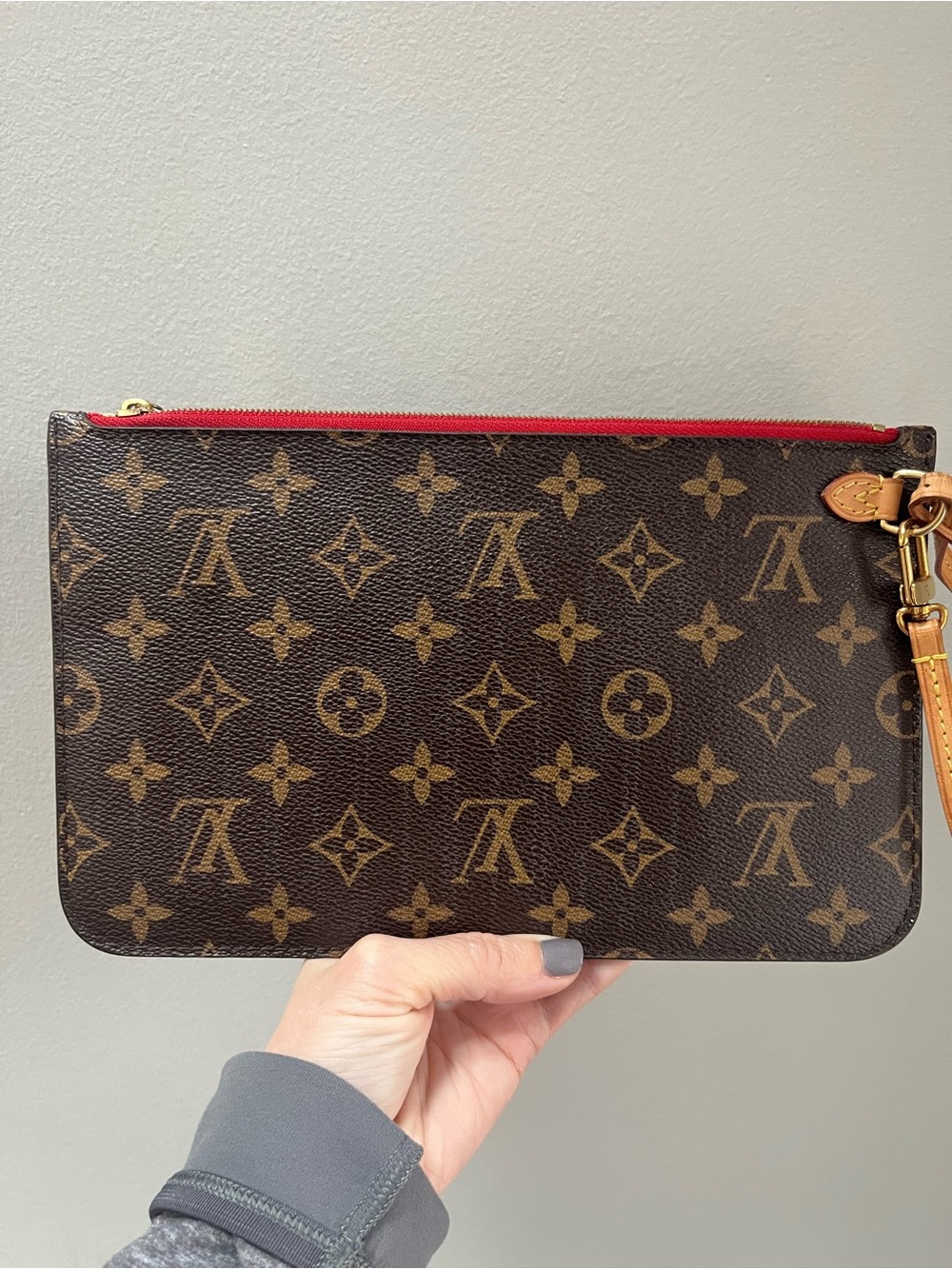 Louis Vuitton Neverfull Pochette Monogram Wristlet Pouch Cerise Interior Red - Picture 12 of 13